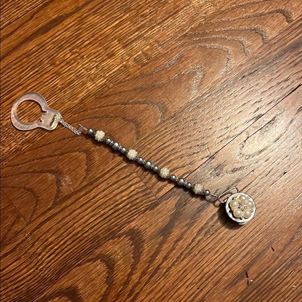 Elegant Beaded Keychain with Pearl Accents